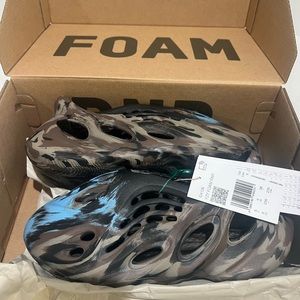 Yeezy Foam RNR Mx Cinder size 5